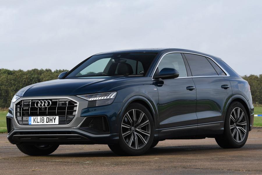  Audi Q8 50 TDI Quattro S-Line 2018 года  (UK) (фото 20 из 27)
